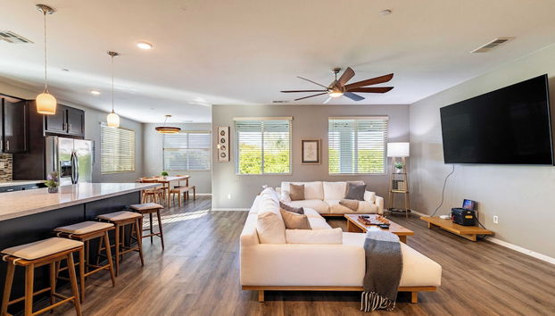 Luxe Indio Stay w/ Pool, Tiki Bar & Fire Pit Near Coachella Longfellow - Foto 3, Interior