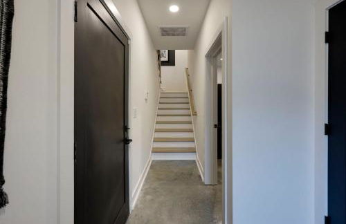 Skyline Luxury - Rooftop Deck- King Suites-Garage - Foto 14