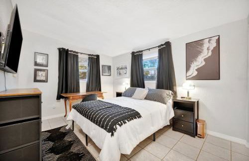 Firepit, Bikes & BBQ! Sleeps 10, 12 mins to Beach! - Photo 1