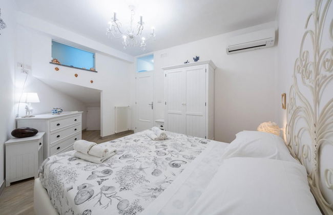 Luxury Villa Vittoria- Villa With Garden Swimming Pool and Jacuzzi Overlooking the sea - Foto 11