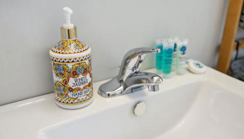 East Nashville Sweetie Near to Downtown 2 Bed 2 Bath with Fenced Yard 30 or more Days by SkyRun Nashville - Foto 2