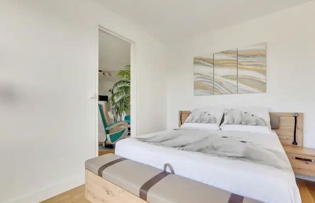 Paris luxury apartment Eiffel Tower View - Photo 3