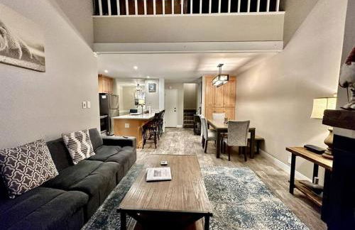 Rustic Modern Condo - Close to Village - Sleeps 10 - Foto 33