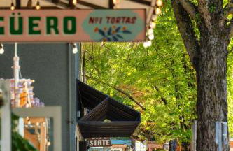 Stay Portland - PDX Art Deco Lounge - Local Eateries, Bars & Shops - Photo 24