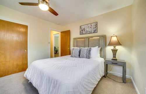 Relax Fireside! Tahoe Area Home 28 Mi to Slopes - Foto 16