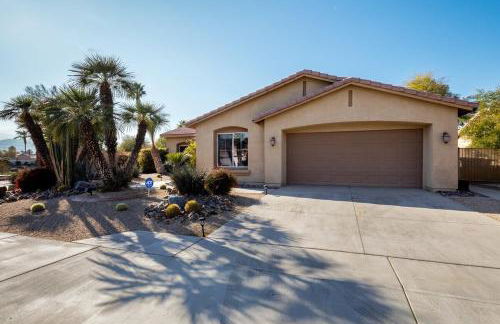 Spacious Yard, Sparkling Pool & Spa, Firepit, 9beds! - Photo 49