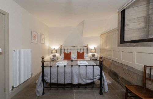Exceptional Grade II Listed Church Conversion - Foto 17