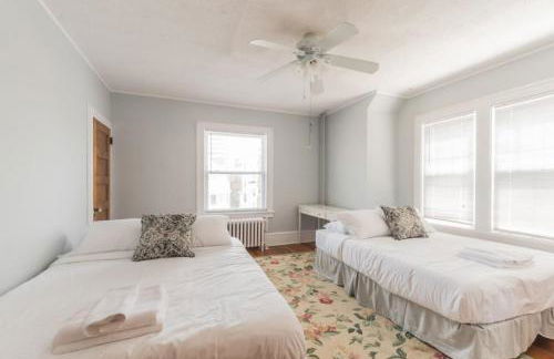 Beach Block 7 bdrms Parking Patio and Sunroom - Foto 20