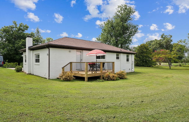 Tranquil Cozy 3br Home With Deck & Bbq 3 Bedroom Home by RedAwning - Photo 31