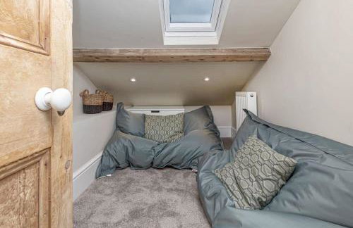 Glanrhyd Townhouse in Central Dolgellau with Parking and Bike Storage - Photo 21