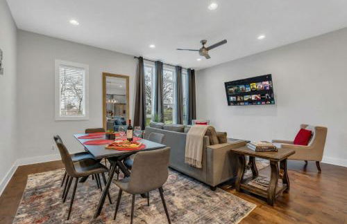 NEW Luxe 4BR 12 Beds - RoofDeck Views - Chefs Kitchen - Foto 43