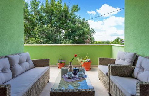 Beautiful Apartment In Cabrunici - Foto 16