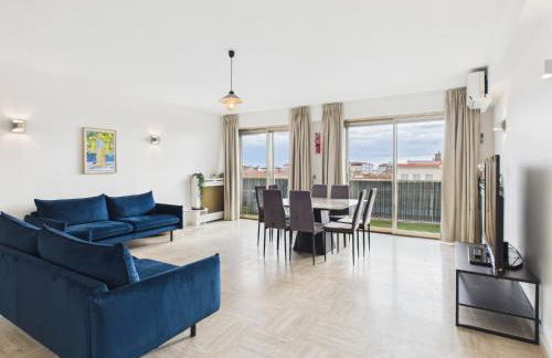 Central -300m Palais- Seaview-A/C-WIFI-spacieux - Foto 1