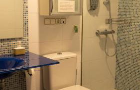 Spacious cozy apartment with easy and free parking - Foto 6