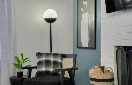 5min drive to AN Golf Club l Pet-Friendly l Big Backyard, BBQ & Fun Activities - Foto 49