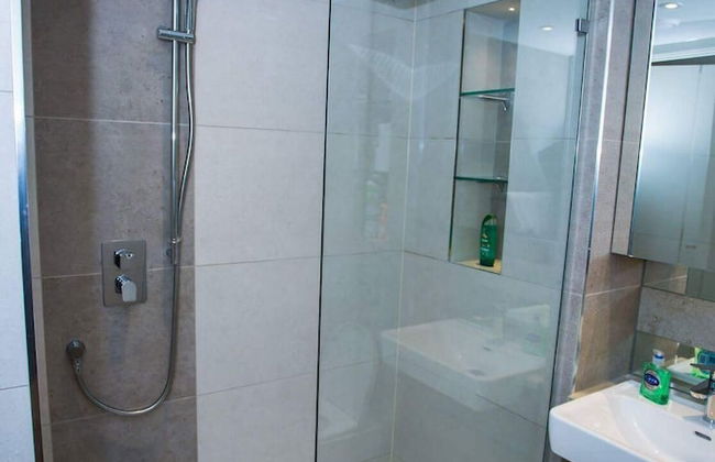 PREMIUM WOOLWICH 2 BED APARTMENT - Photo 14