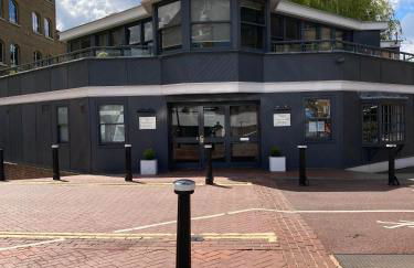 Entire Boat at St Katherine Docks 2 Available select using room options - Photo 70