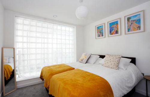 Stylish Seaside Stay - Spacious Ramsgate Apartment - New Build, Underfloor Heating, Perfect Location - Foto 2