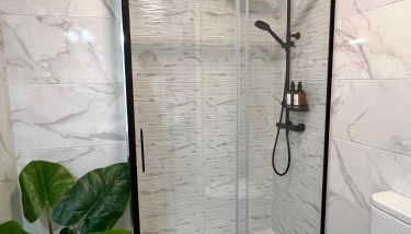 Amazing Apartment City Center - Optional parking - Photo 3, Shower