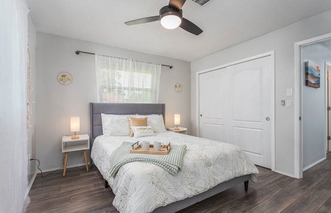 Playful Dolphins Pool Home - Foto 23