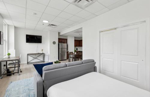 East 225 I Modern Studio in Downtown Rochester - Foto 14