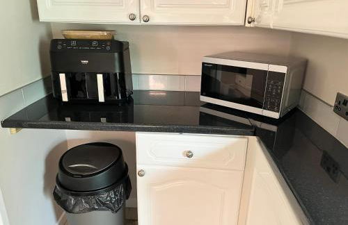 4 bedroom, sleeps 8, 30 seconds from beach, games table - Foto 5