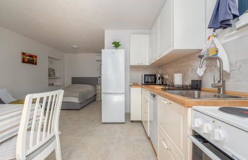 Apartment Varos with shared pool - Foto 29