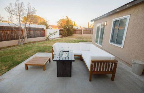 2 private masters, new beds & furniture, sleeps 12 - Photo 9