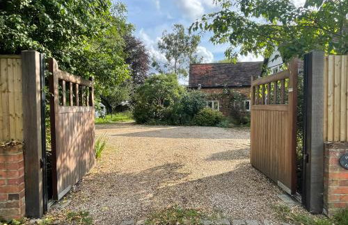 Cottage 7 mins from Henley with gated parking - Foto 1