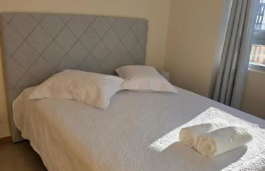 Modern apartment, parking space, Wifi, central, near HCAA - Foto 2