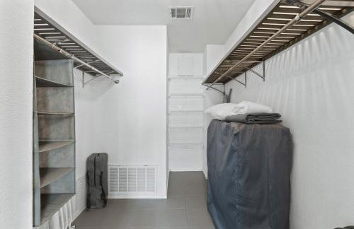 Cowboy Pool - Large Patio - King Bed - Firepit Table - Pet Friendly - Photo 43