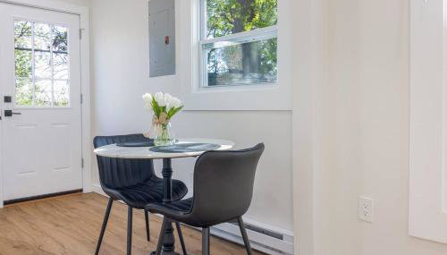 Historic Depot Town Home, King Bed - Foto 4