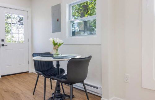 Historic Depot Town Home, King Bed - Foto 10