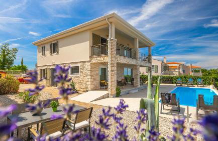 Beautiful Villa Casa Nova with pool in Brtonigla - Foto 1