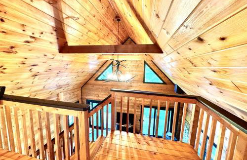 MOONLIGHT MOUNTAIN MANOR - Cedar Hot Tub, Views & Games - Foto 17