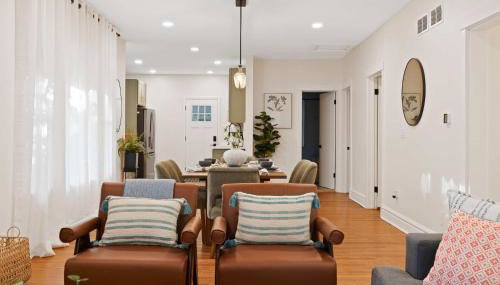 New Elmhurst Gem - Game Room & Amazing Yard - Foto 2