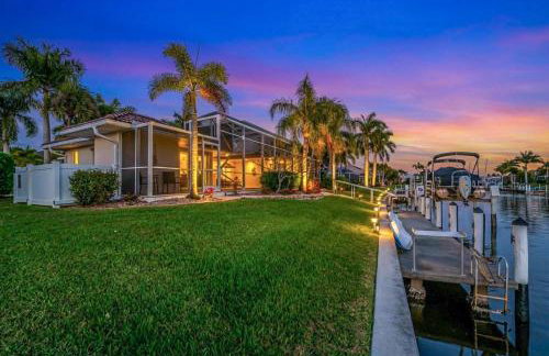 Villa Hibiscus-Waterfront-Free Heated Pool-Dock-Bikes-Other Amenities - Photo 5