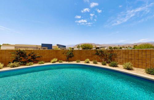 Stunning Modern Home with Mountain Views and Private Pool, Spa and Grill Dog ok - Foto 29