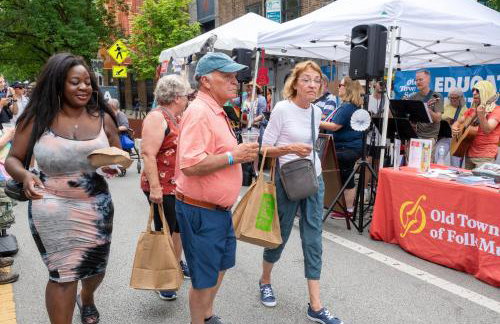 Northside FAMLYNEST Lincoln Sq 4BR 2BA 2P Rare find - Photo 44