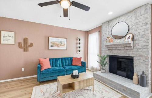 1BD 1BA Stylish Arlington Home w Backyard - Foto 8