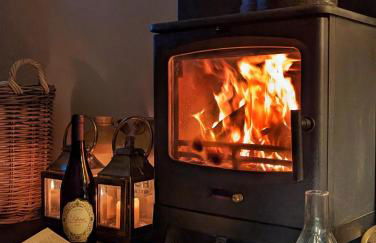 Gablebach Cottage With outdoor tub & log burner - Photo 5