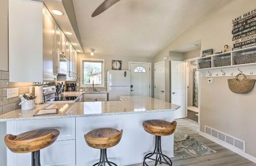 Lakefront Bellevue Home Private Beach and Fire Pit! - Foto 8