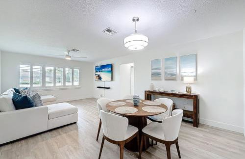 Heated Saltwater Pool Retreat Near PGA Sleeps 8 - Foto 6