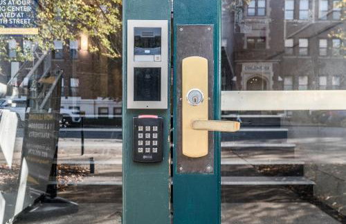 Spacious 2BR Apt on Mass Ave w Kitchen - Foto 34