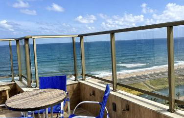 Quarto e sala com vista para o mar - Foto 20