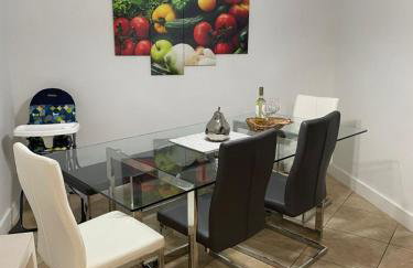 Relaxing Retreat 2BR Oasis with Pool and Outdoor BBQ - Foto 34