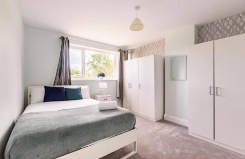 Overbury Lodge, Birmingham with FREE Parking - Photo 27