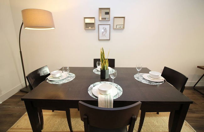 Los Angeles Deluxe Suites - 2 Bedrooms & 2 Bathrooms - Photo 18