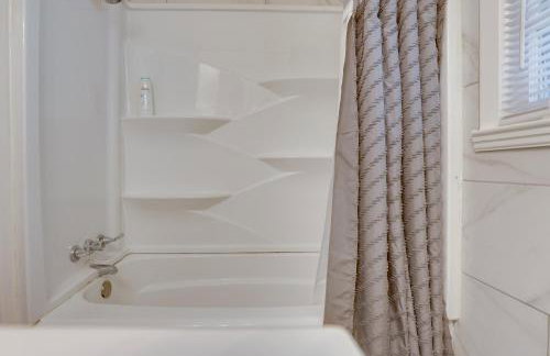 The Power House Historic Charm Steps From Campus - Foto 18