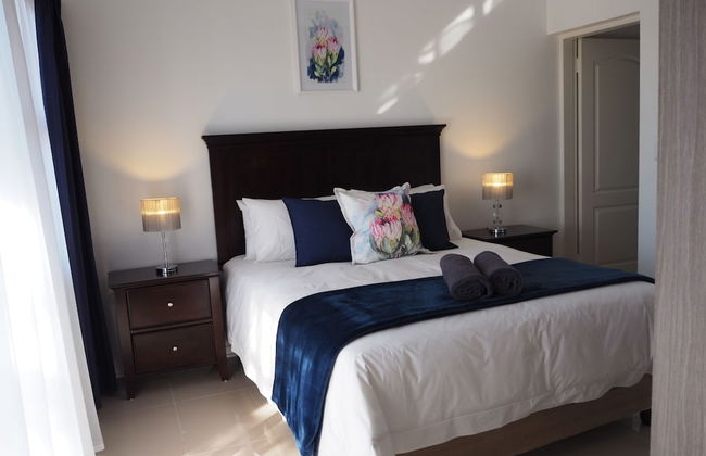 African Eagle Apartments - Photo 2